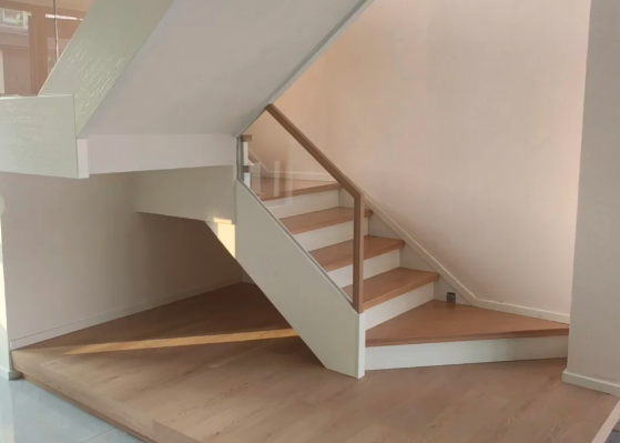 實(shí)木樓梯易出問題？3招化解設(shè)計(jì)施工難題